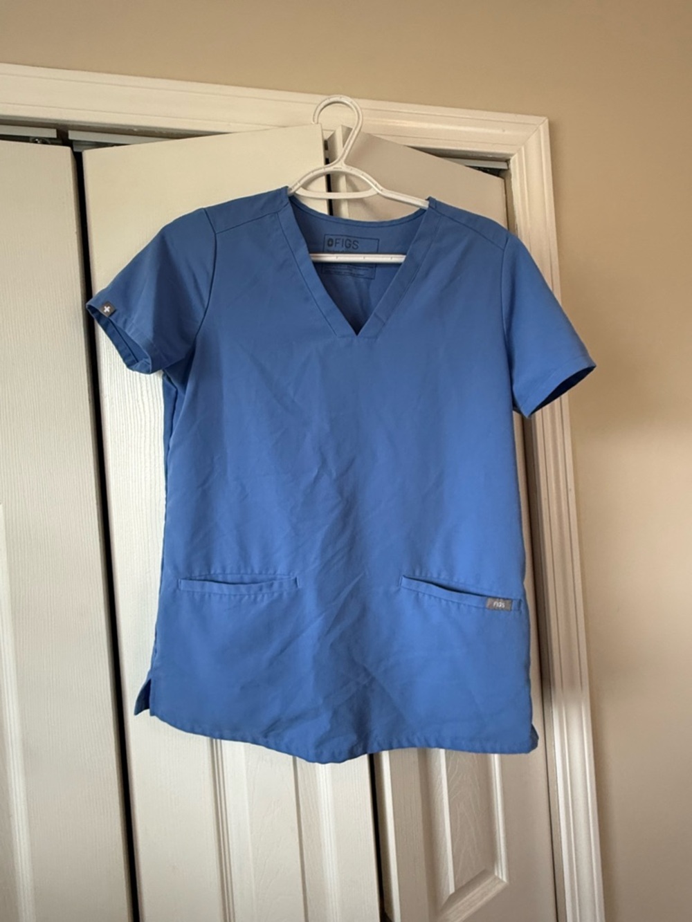 Figs Women's V-Neck Scrub Top in Ceil Blue